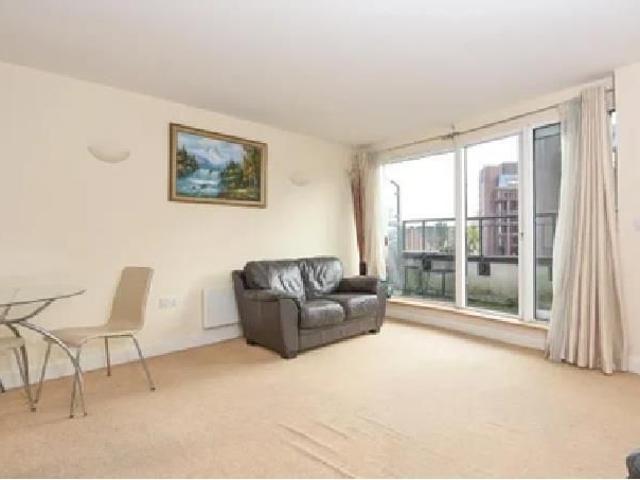 Apartment for rent in Horsell, Woking