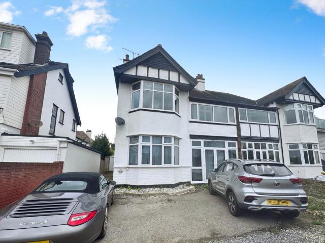 Flat for rent in Alton Barnes, Essex