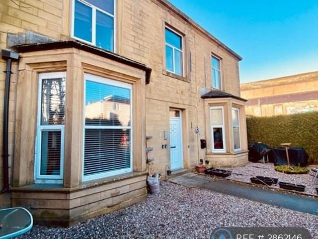 Flat for rent in Winewall, Higherford