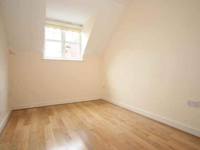 Apartment for rent in Woking, Surrey