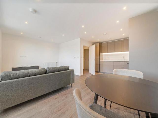 Apartment for rent in New Town, Monks Orchard