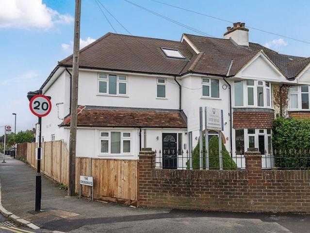 Flat for rent in London Borough of Croydon, Greater London