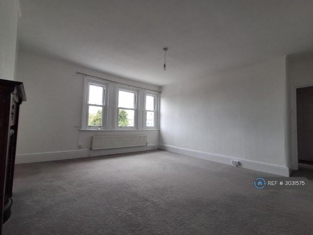 Apartment for rent in Bohemia, Guestling Green