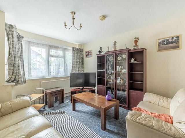 Flat for rent in Lane, Greater London