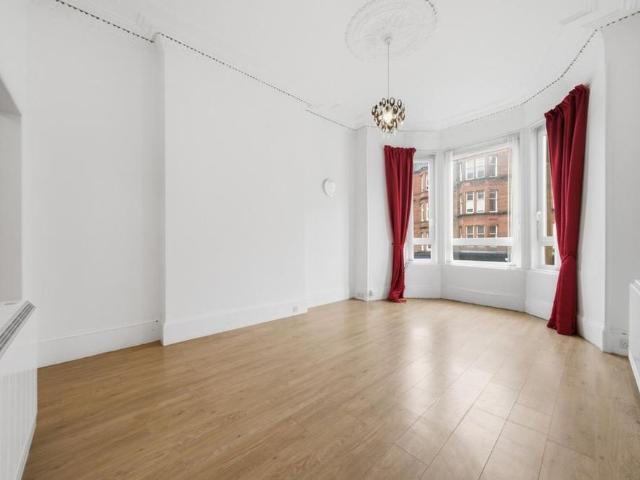 Apartment for rent in The Drives, Haghill