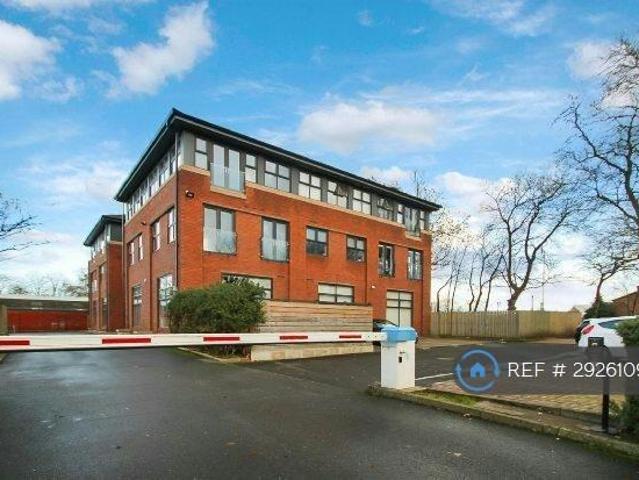 Flat for rent in Sale Moor, Trafford Park