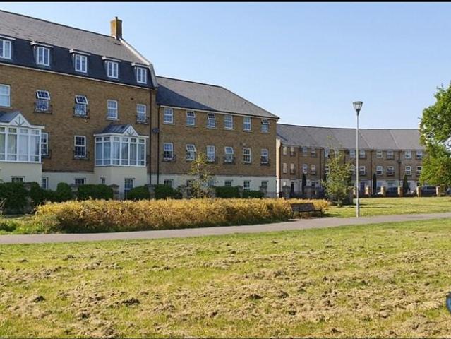 Flat for rent in Haydon End, Abbey Mead