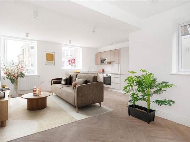 Apartment for rent in Strawberry Hill, Greater London