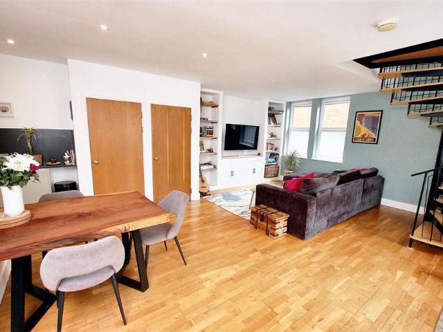 Apartment for rent in St James, Sandown Park