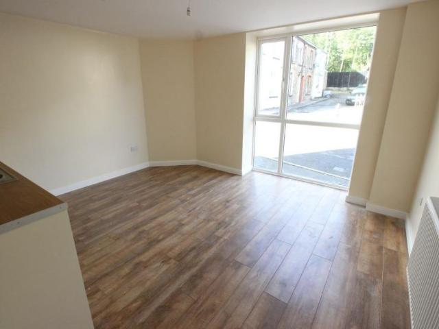 Apartment for rent in Pwll-gwaun, Pontypridd