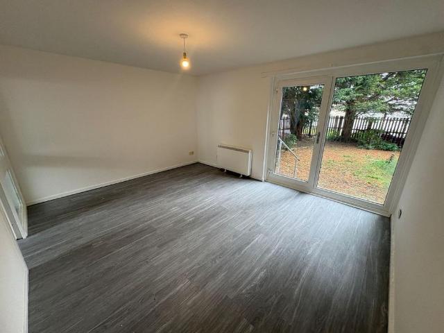 Apartment for rent in Newmains, Scotland