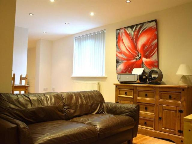 Apartment for rent in Nangreaves, Wales