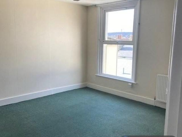 Apartment for rent in Roselands, Eastbourne