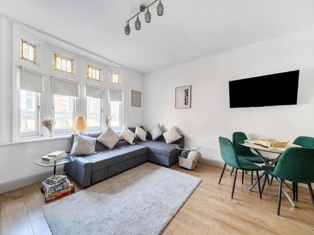 Apartment for rent in Putney, Greater London