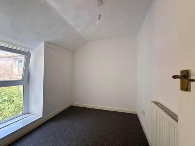 Apartment for rent in Beaufort, Wales