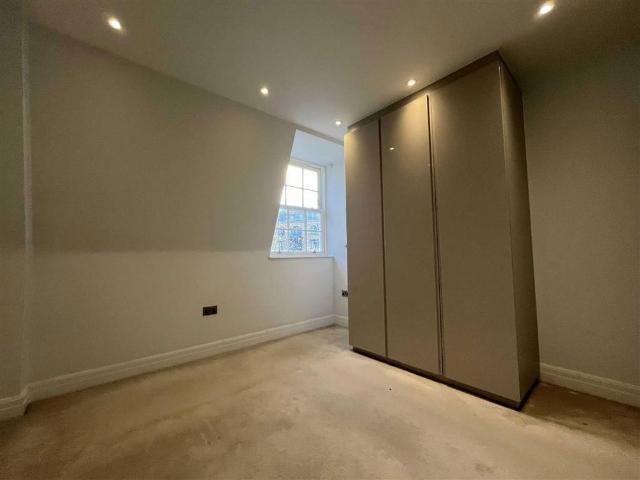 Apartment for rent in London Borough of Hounslow, Strand