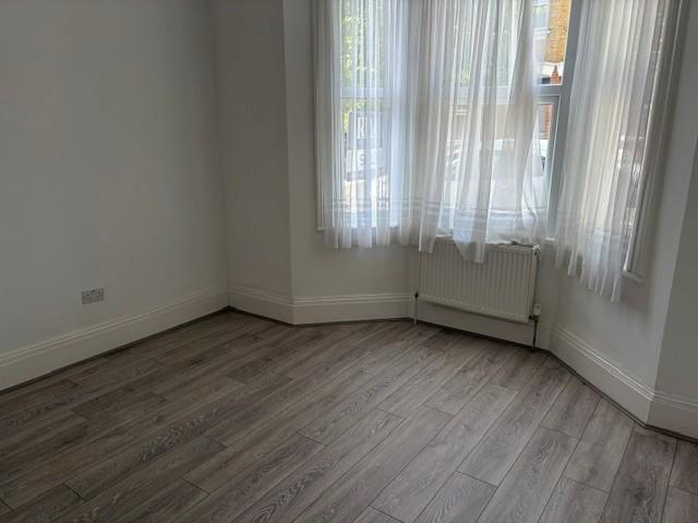 Flat for rent in Southend City Centre Neighbourhood, Alton Barnes