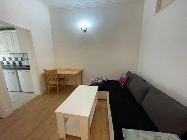 Apartment for rent in Gants Hill, Greater London