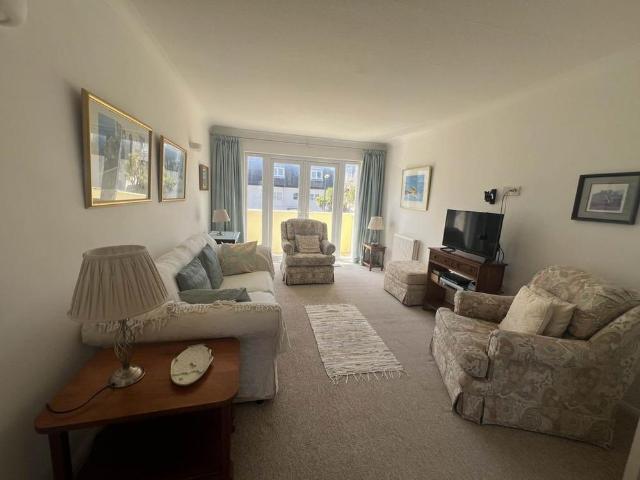 Apartment for rent in Felpham, Clapham