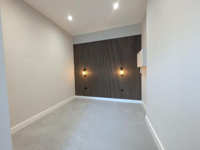 Apartment for rent in Red Hill, Surrey