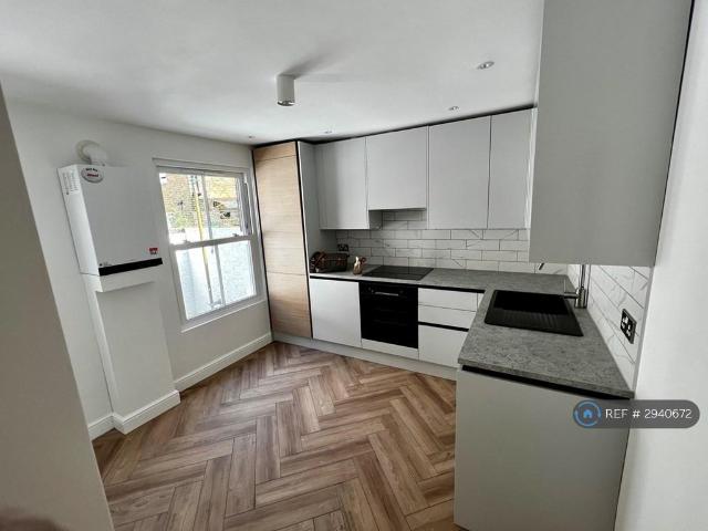 Flat for rent in Clapham Junction, Greater London