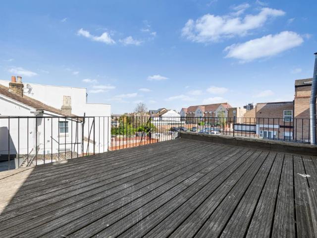 Flat for rent in London Borough of Croydon, Addiscombe