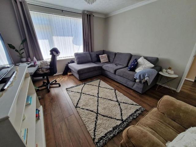 Apartment for rent in Pencoed, Wales