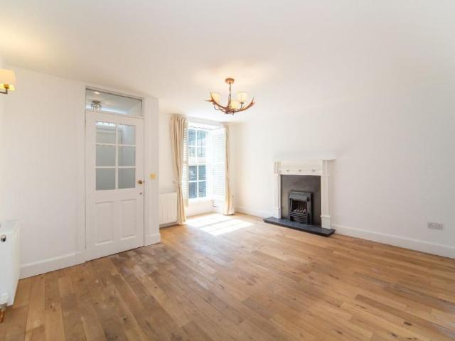 Apartment for rent in Silvermills, New Town