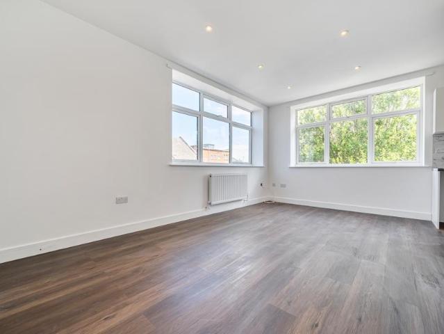 Apartment for rent in Regent Quay, Oad Street