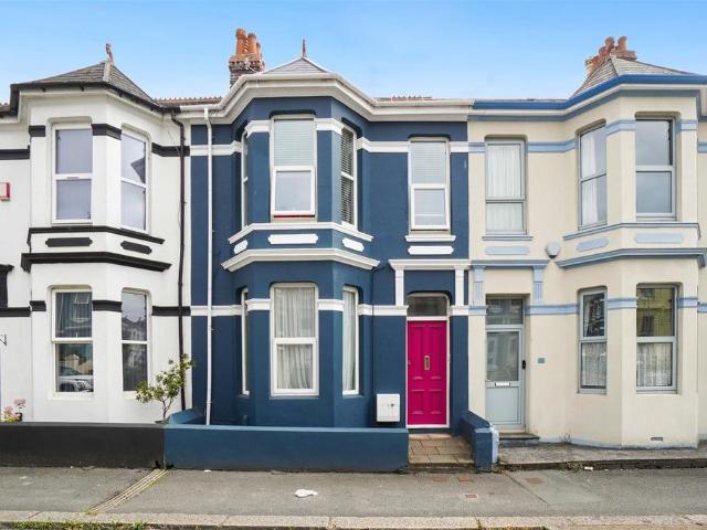 Flat for rent in Lipson, Mount Wise