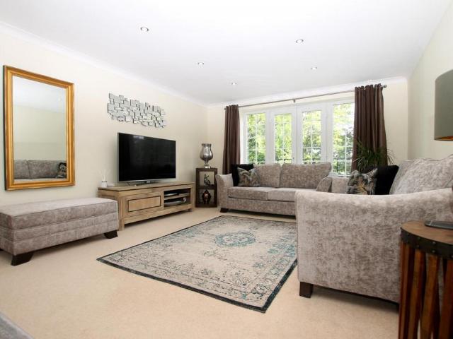 Flat for rent in Whiteley Village, Blackhills