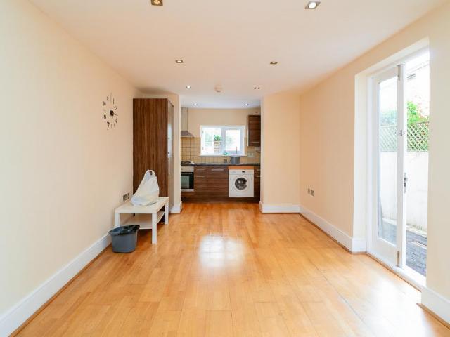 Flat for rent in Clapham, Greater London