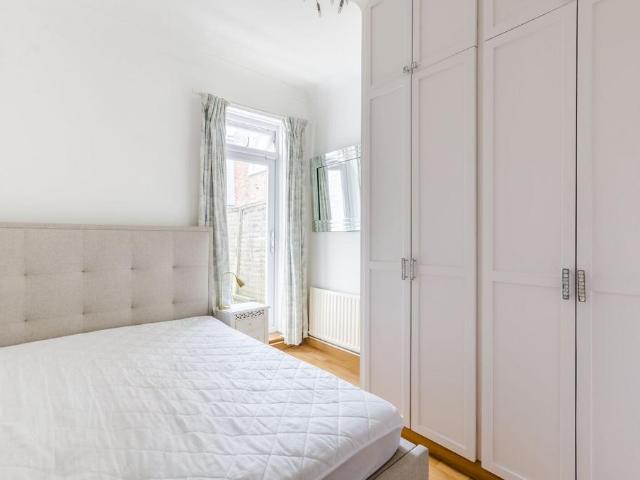 Flat for rent in Sands End, Greater London