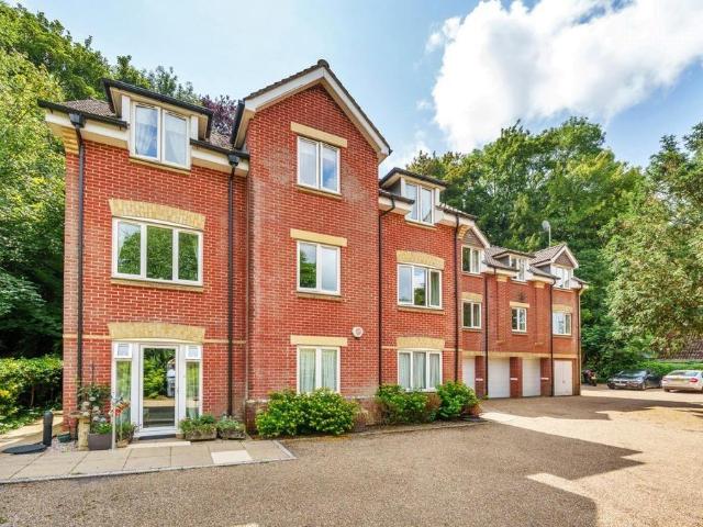 Flat for rent in Northbrook, Winchester