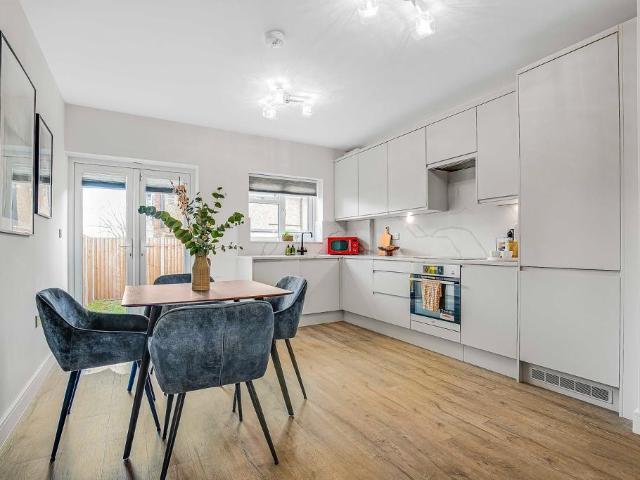 Apartment for rent in London Borough of Ealing, Greater London