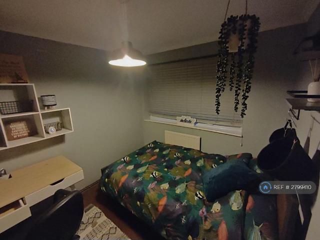 Room for rent in Chadwell Heath, Isle Of Man