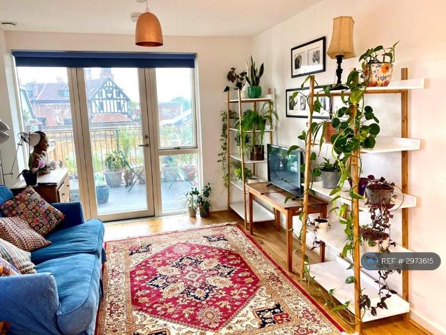Flat for rent in London Borough of Lewisham, Ladywell