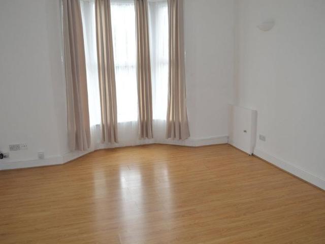 Apartment for rent in Gidea Park, Greater London