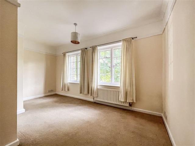 Apartment for rent in Hatching Green, Five Acres