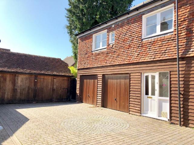 Flat for rent in Broadoak, Helford