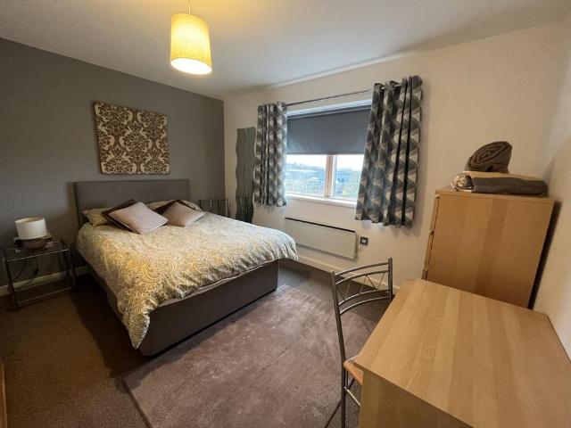Apartment for rent in Belle Isle, West Yorkshire
