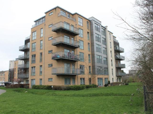 Flat for rent in Burnt Oak, Greater London