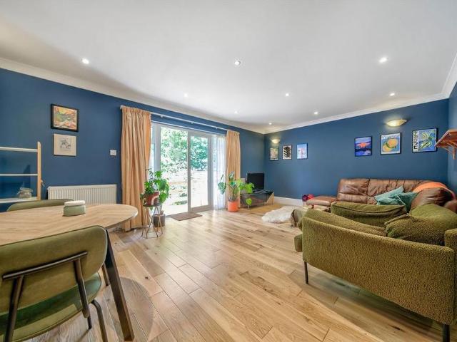 Apartment for rent in Harlesden, Greater London