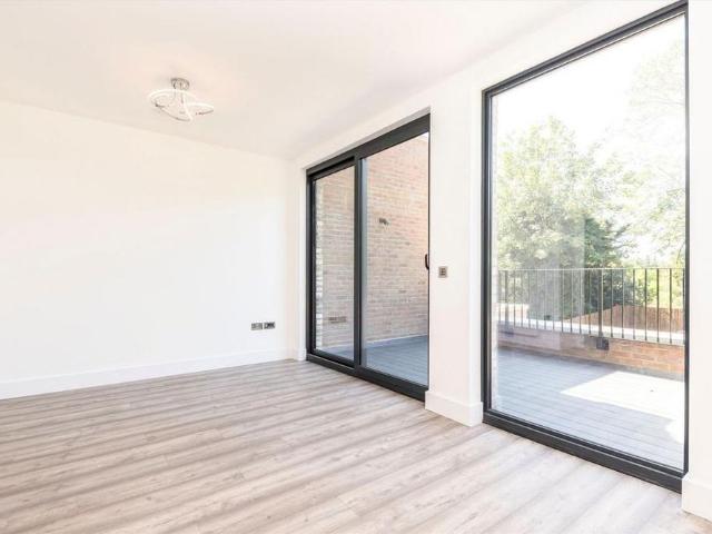 Apartment for rent in London Borough of Ealing, Greater London
