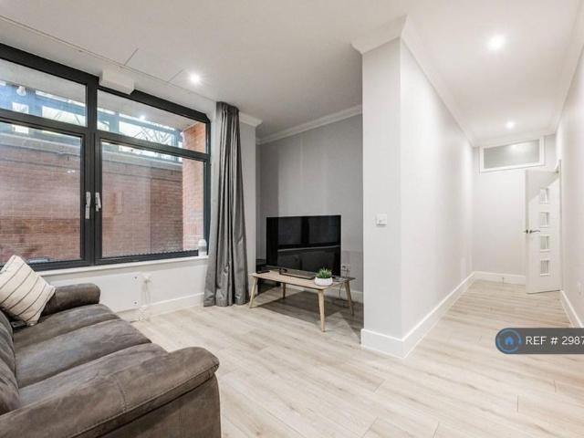 Apartment for rent in Lakenham, East Bank