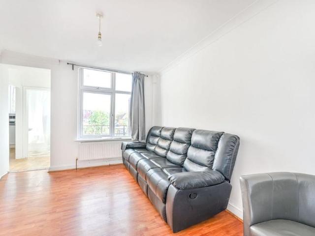 Apartment for rent in North Greenford, Greater London