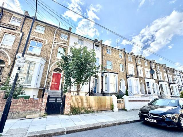 Flat for rent in Shepherd's Bush, Greater London