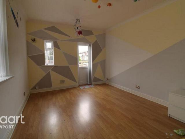 Apartment for rent in Ladyhill, Wales