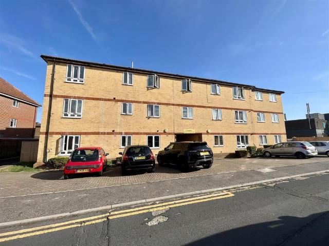 Flat for rent in Broxbourne, Hertfordshire