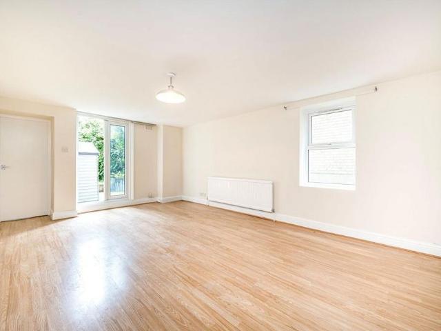 Apartment for rent in Nunhead, Greater London
